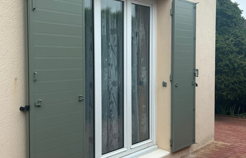 Volets battants en aluminium