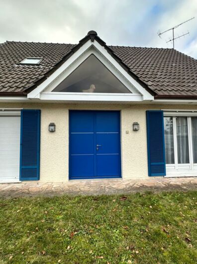 Installation d'une porte d'entrée Monalu