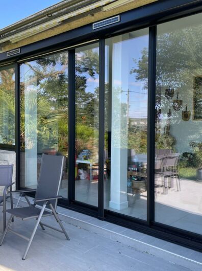 Pose d'un coulissant en aluminium