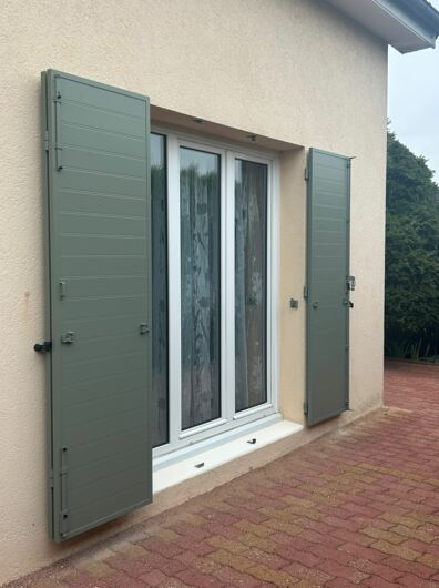 Volets battants en aluminium