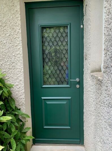 Installation d'une porte d'entrée Divine