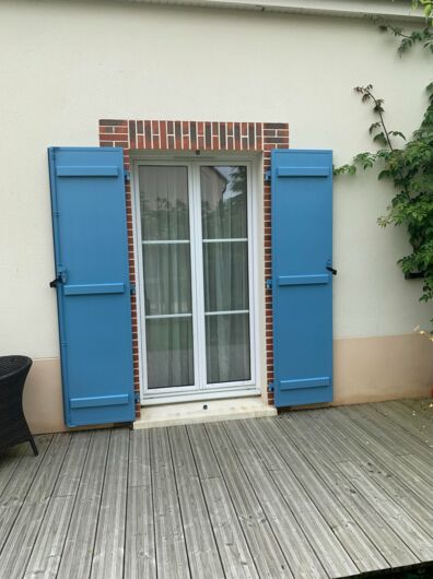 Installation de volet battant en aluminium