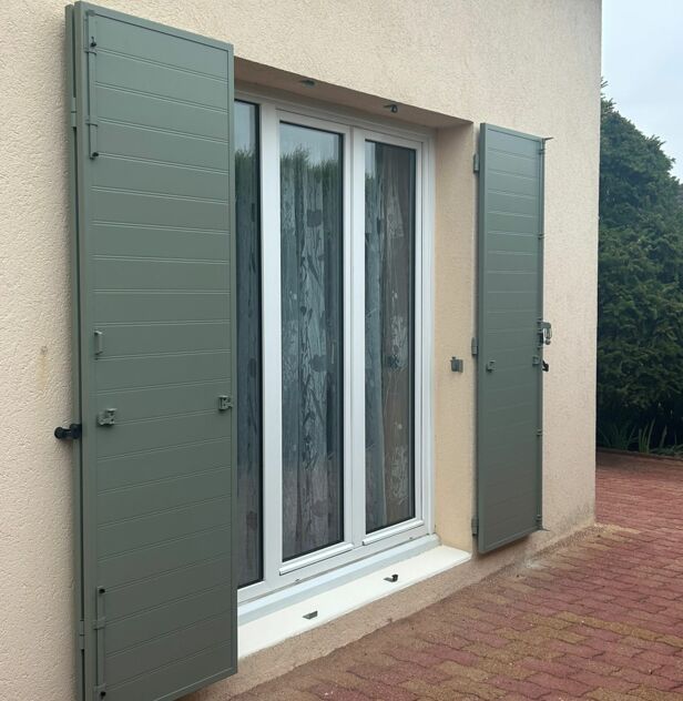 Volets battants en aluminium